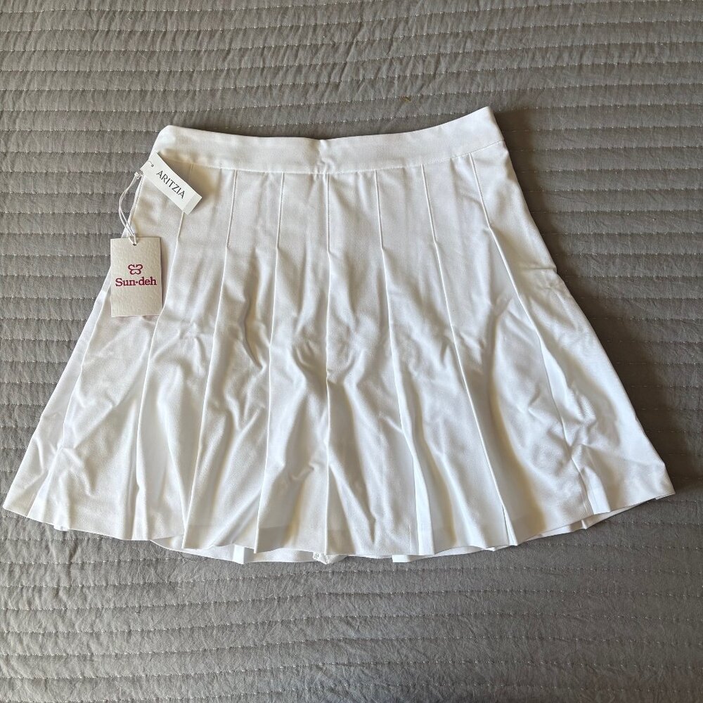 🤍NWT Aritzia Sun-deh Pleated White Skirt – Size 12✨